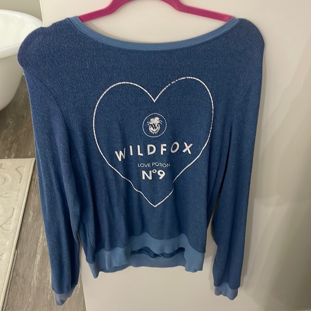 Wild fox sweatshirt small